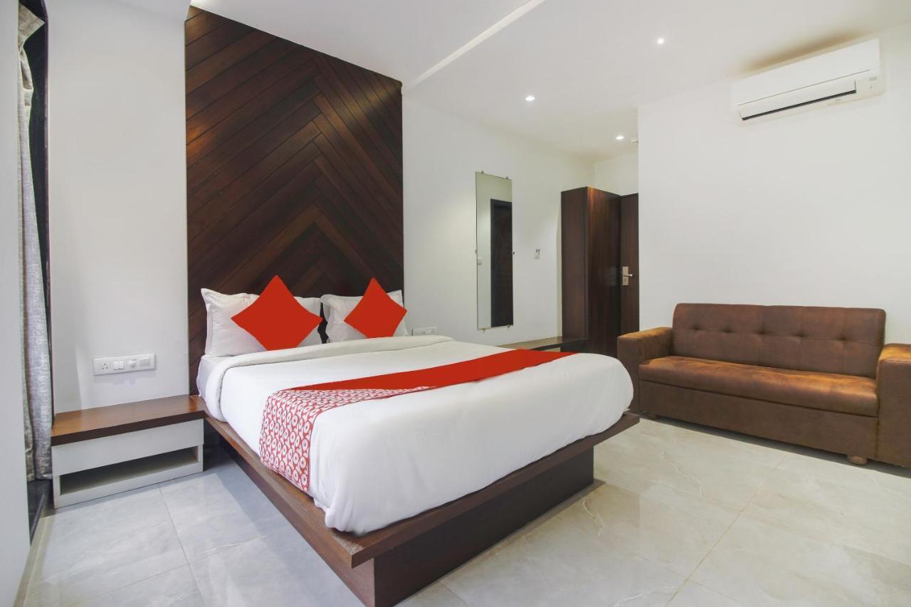 Hotel Flora Suites Mumbai Bagian luar foto
