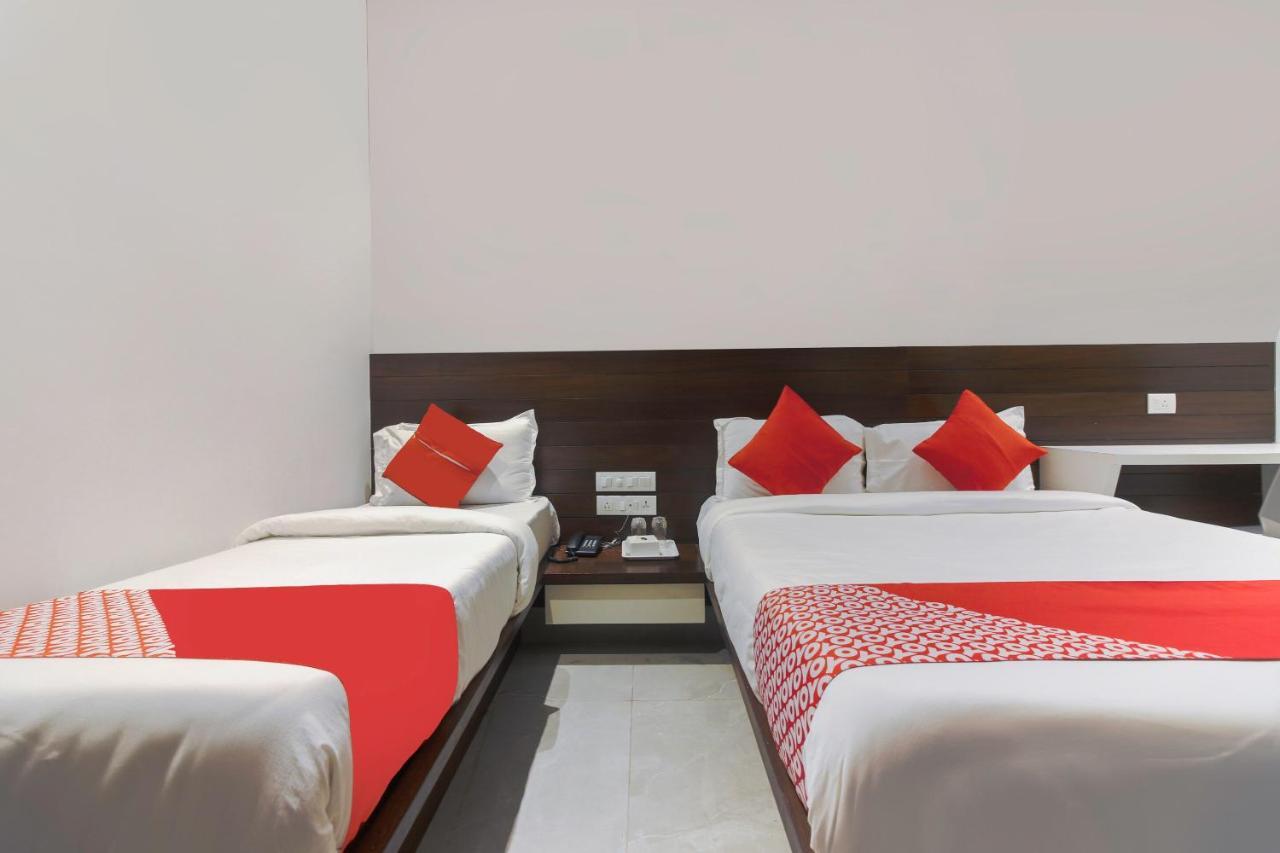 Hotel Flora Suites Mumbai Bagian luar foto