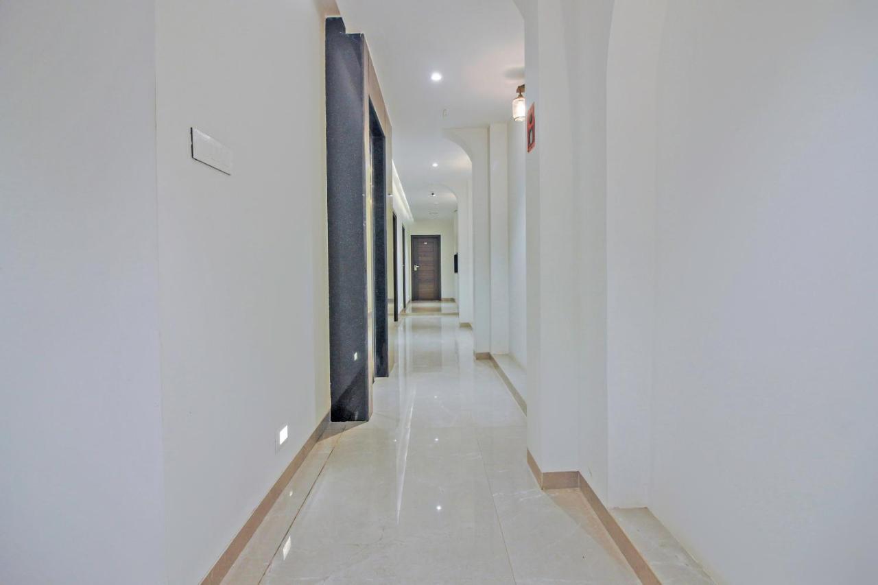 Hotel Flora Suites Mumbai Bagian luar foto