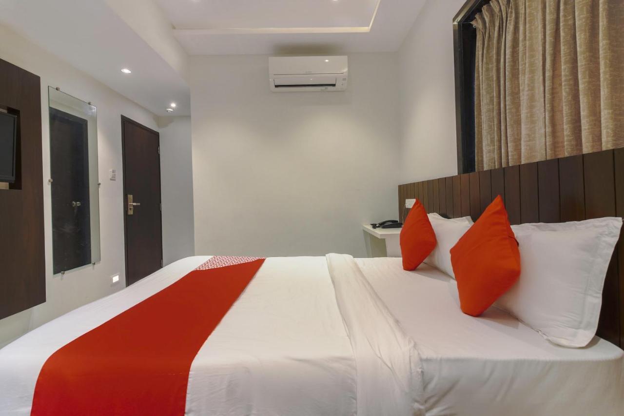 Hotel Flora Suites Mumbai Bagian luar foto