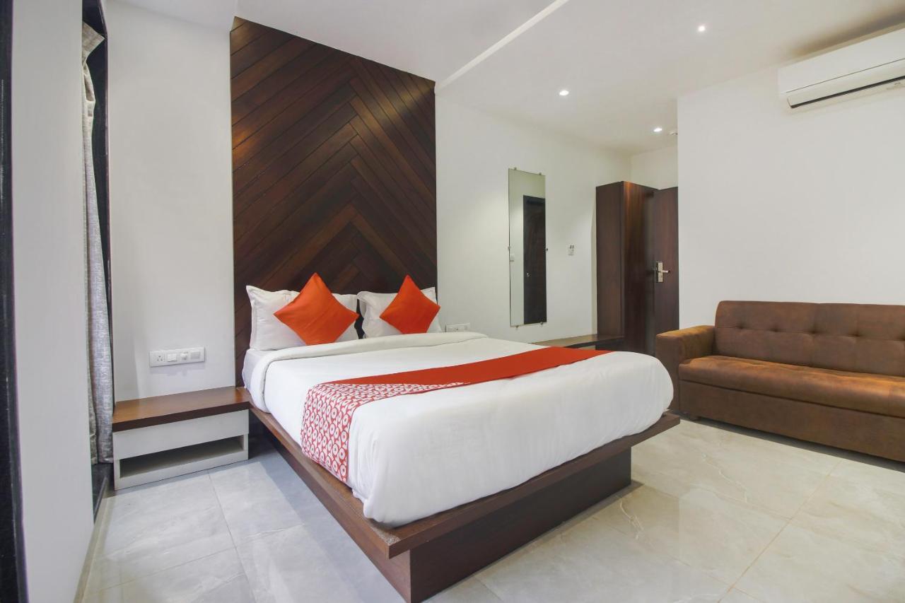 Hotel Flora Suites Mumbai Bagian luar foto