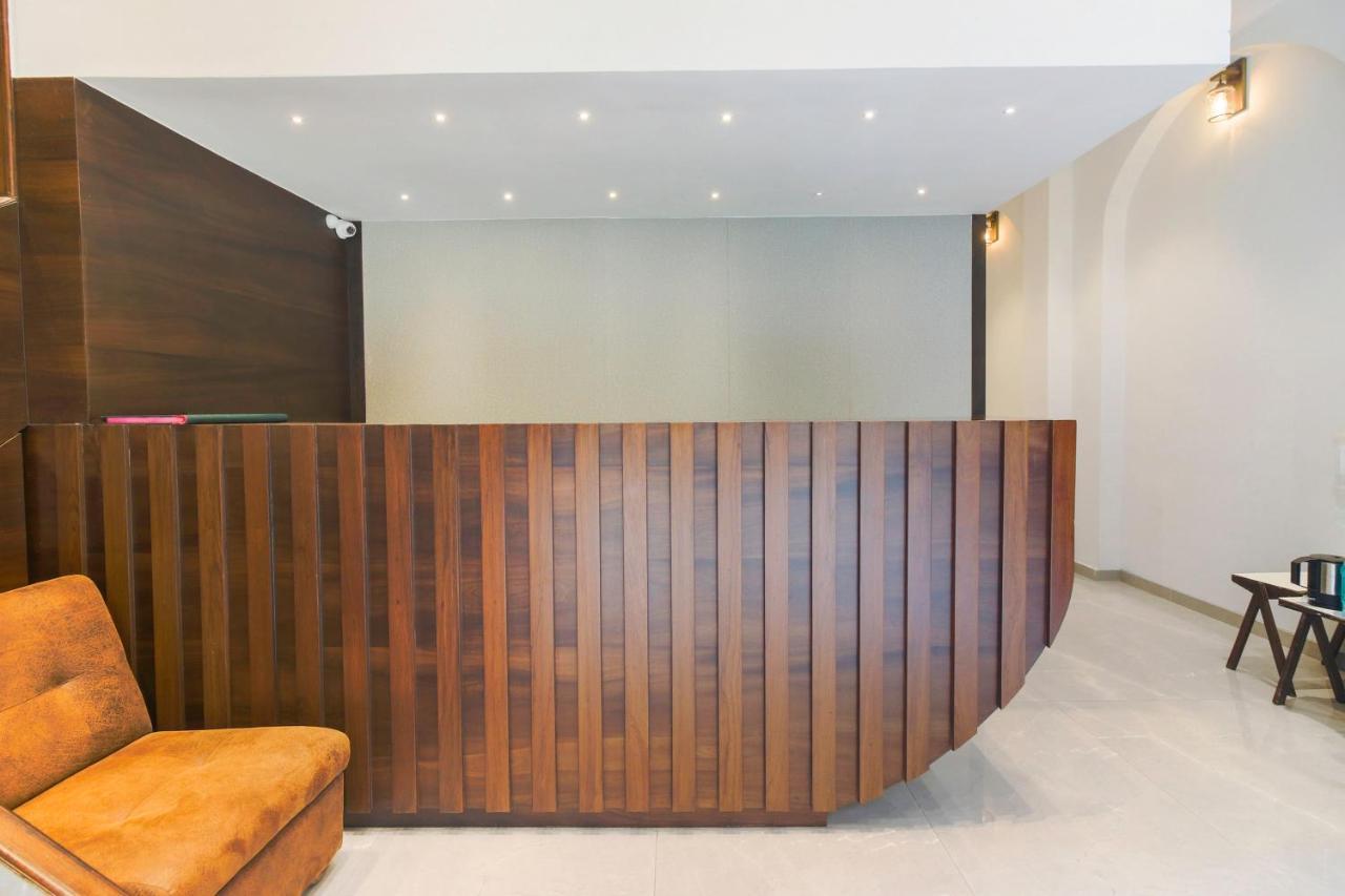 Hotel Flora Suites Mumbai Bagian luar foto
