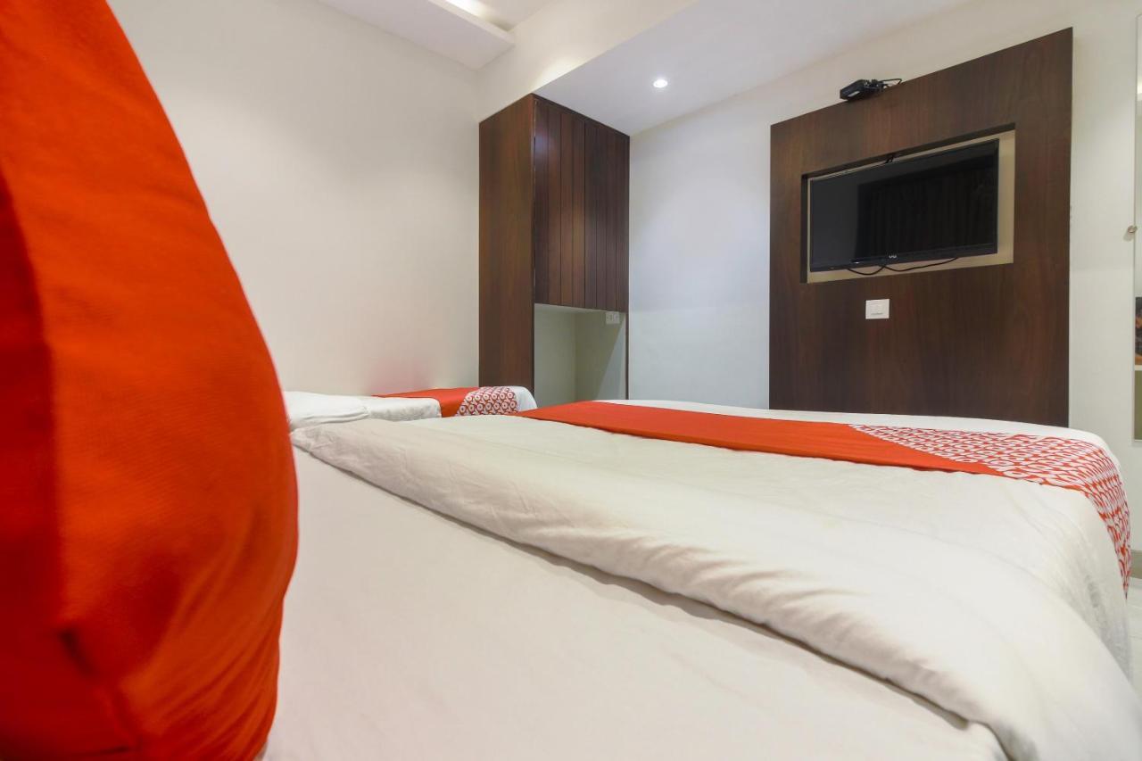 Hotel Flora Suites Mumbai Bagian luar foto