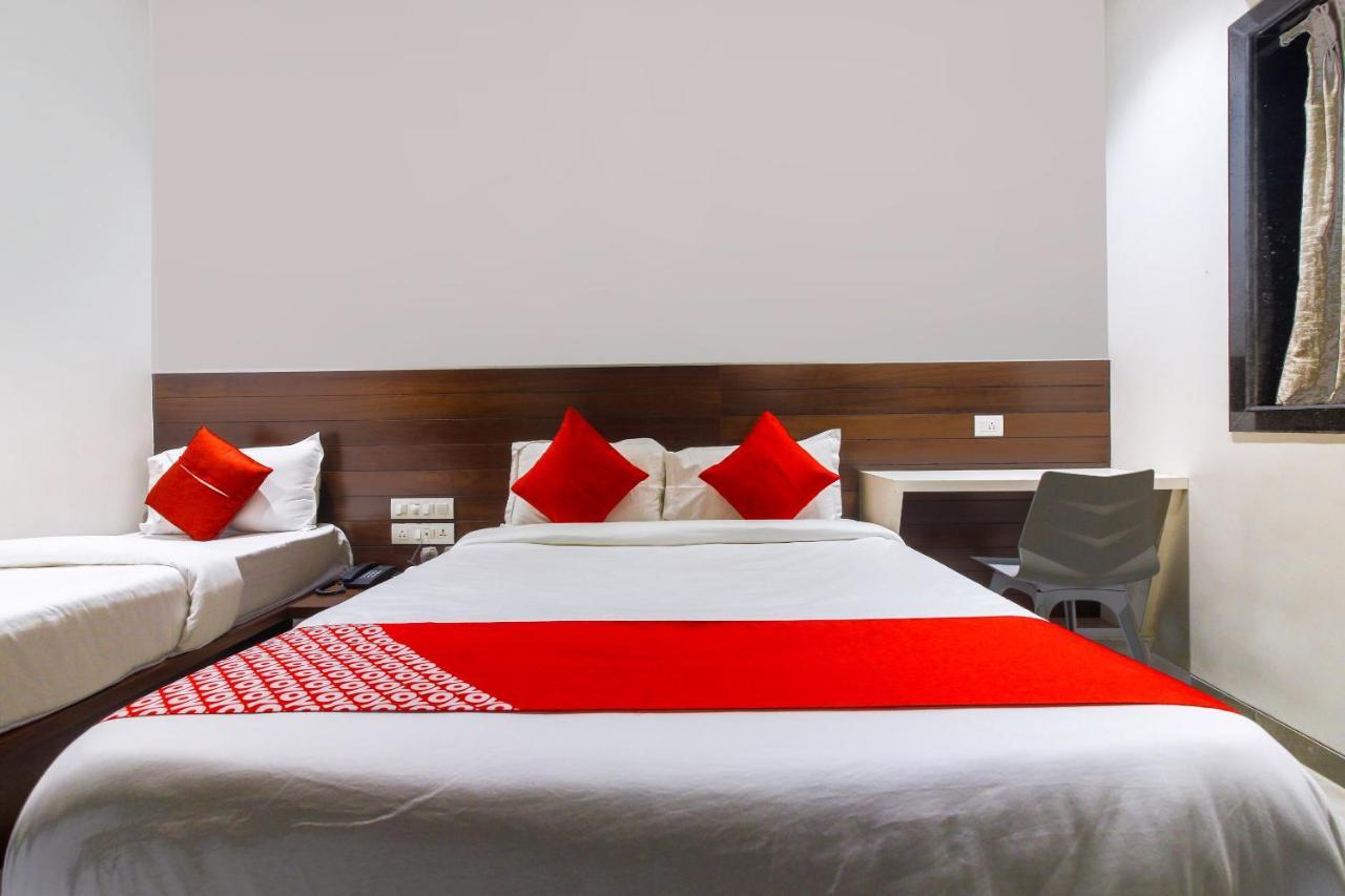 Hotel Flora Suites Mumbai Bagian luar foto