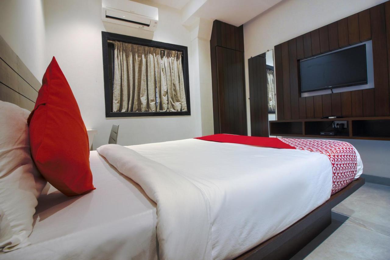 Hotel Flora Suites Mumbai Bagian luar foto